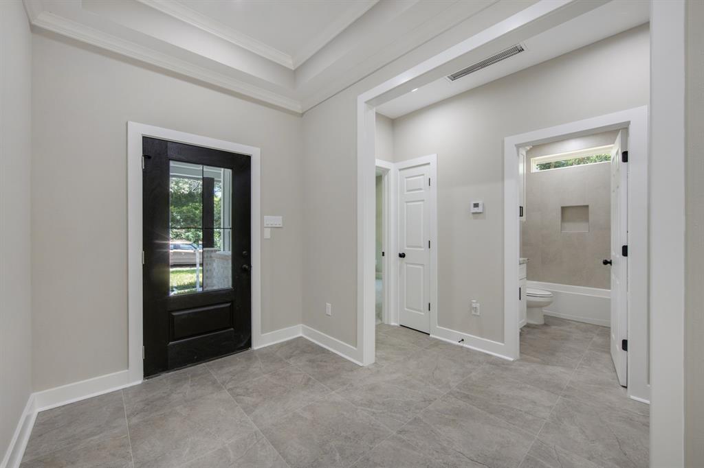 The grand entry!  Look at the fabulous wood beam as you walk into the living room