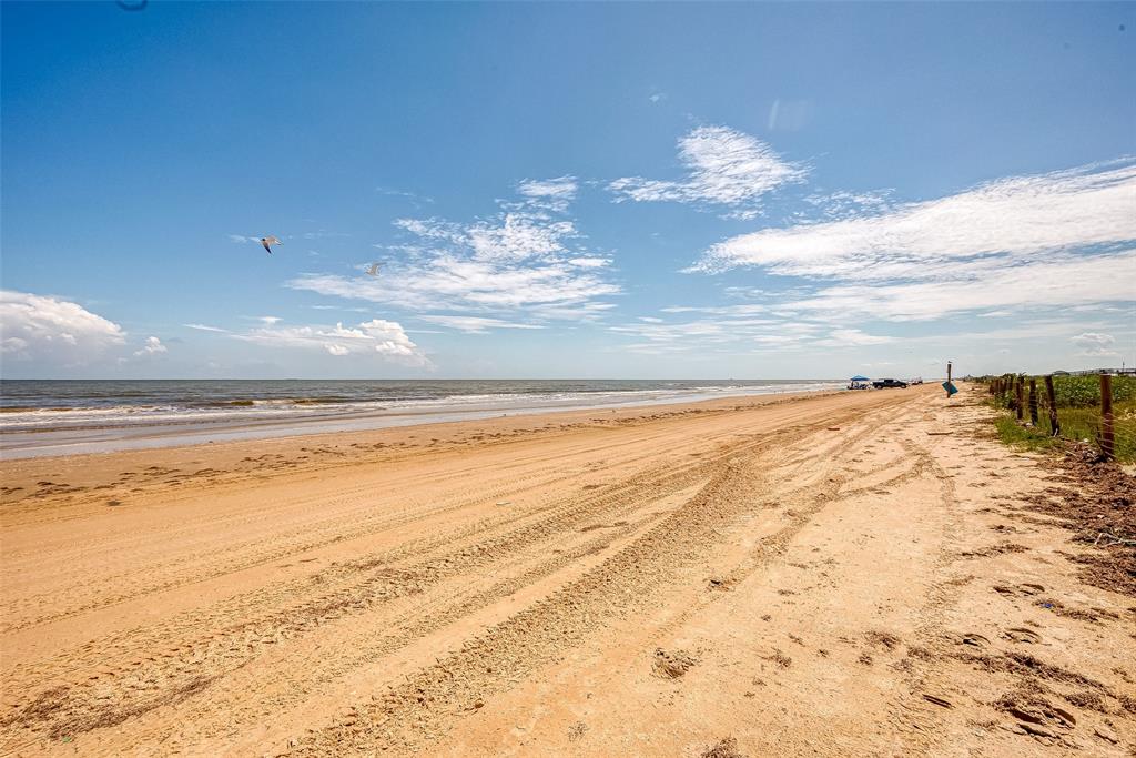 772 Bolivar Dunes Boulevard , Gilchrist, Texas image 10