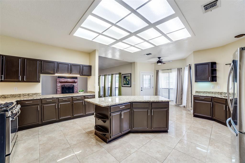 Kitchen with island