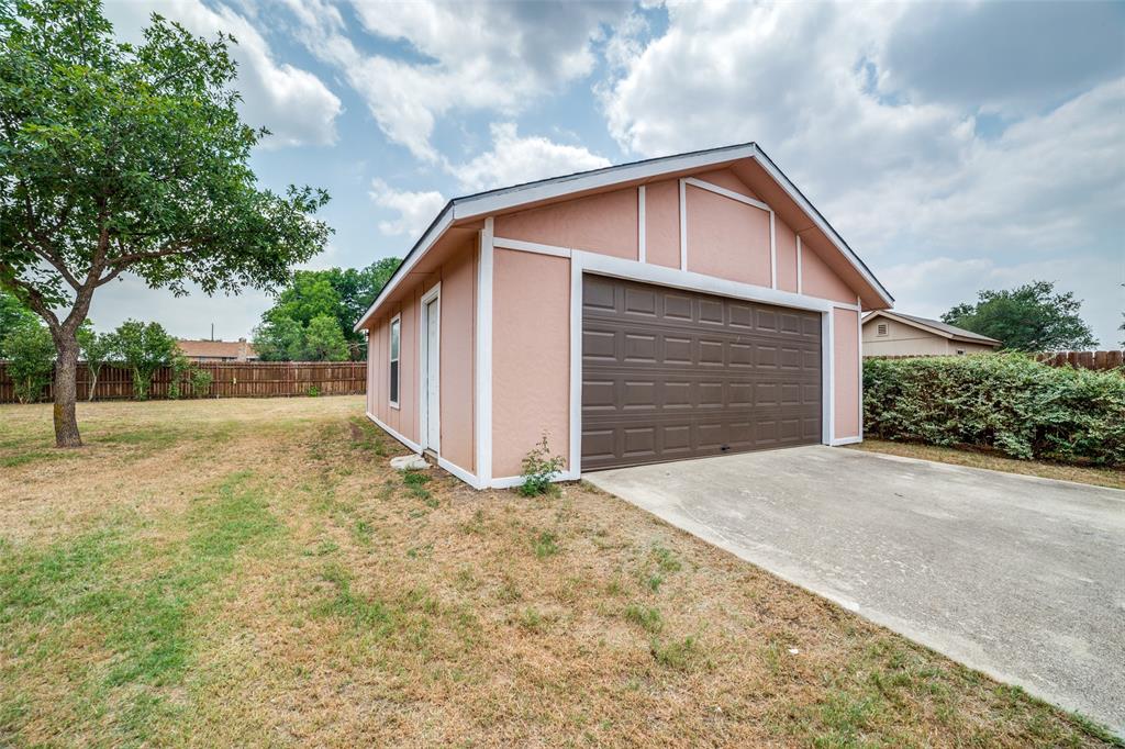 Large detached workshop/shed