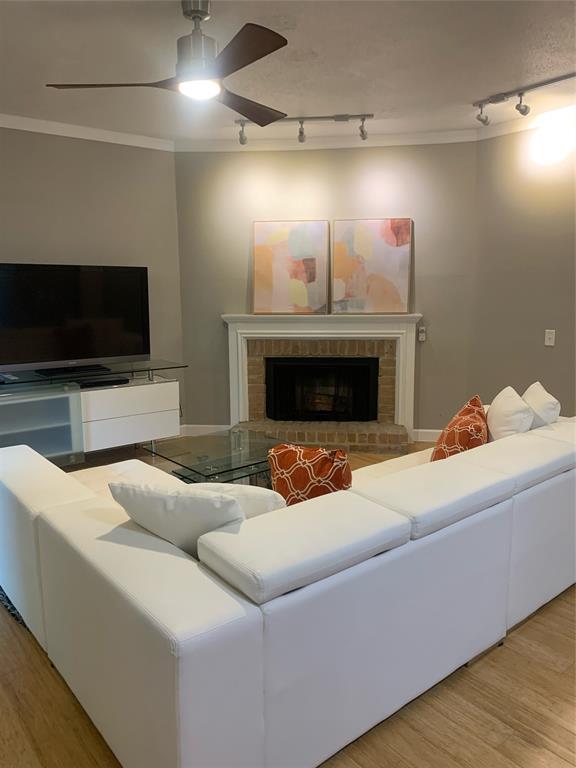 9809 Richmond Ave Unit C9