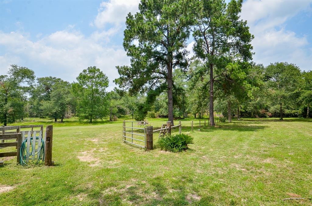 636 Deer Run Road , Bellville, Texas image 12