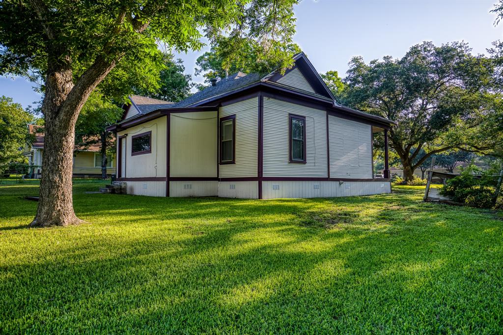 715 Burleson Street , Brenham, Texas image 28