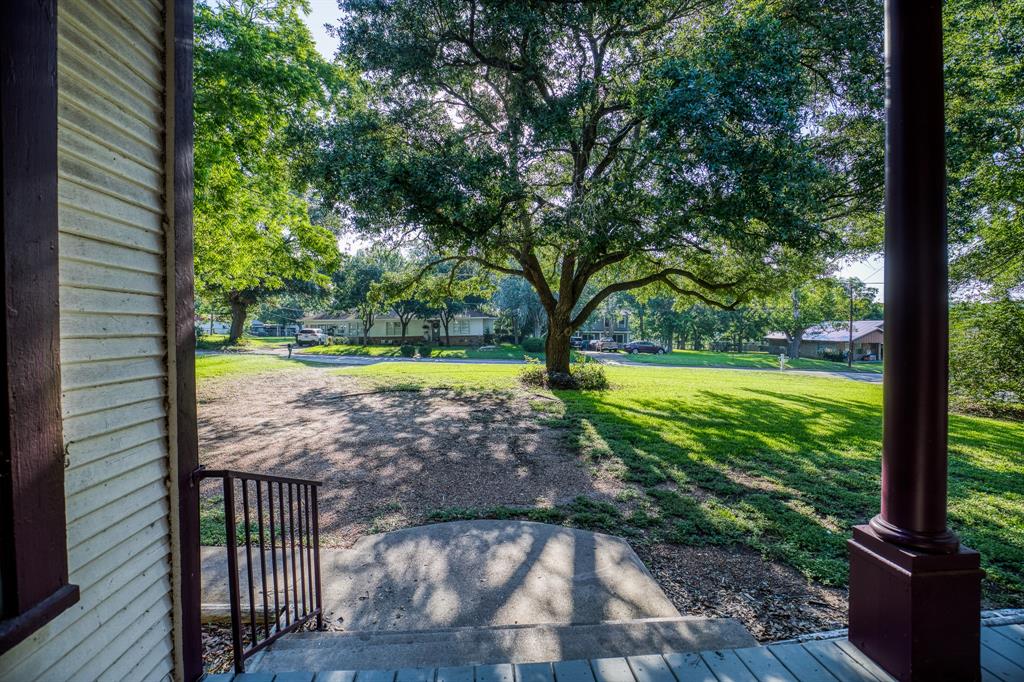 715 Burleson Street , Brenham, Texas image 4