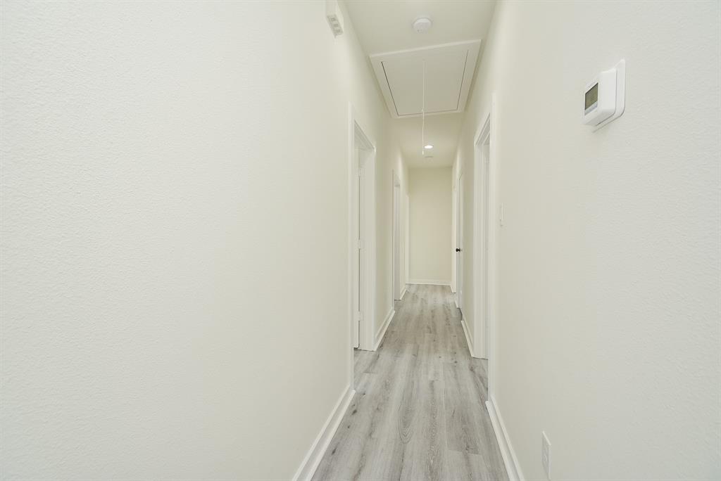 Hallway to the bedrooms