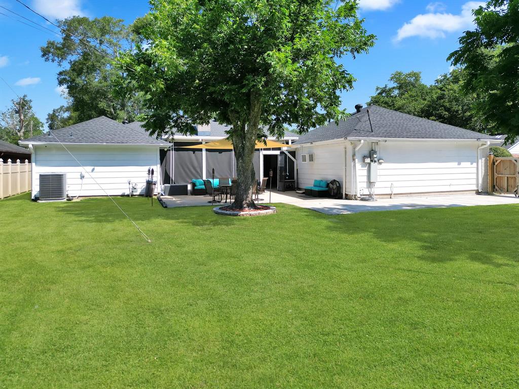 Discover a home with a gorgeous, huge yard, perfect for outdoor enthusiasts. This expansive green space offers endless possibilities for gardening, recreation, and relaxation.