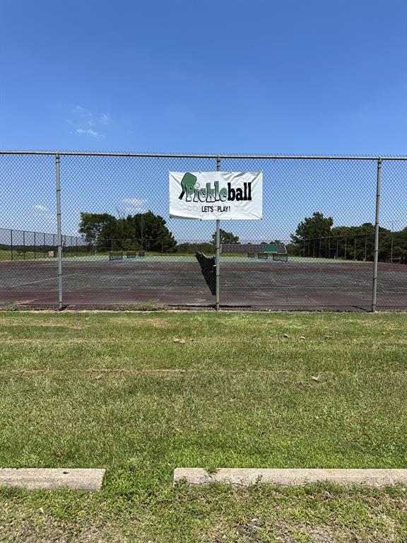 Pickle Ball Courts - Open during daylight hours