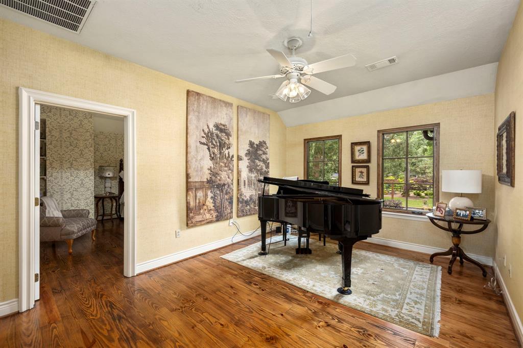 As you reach the second floor landing you will find this great flex space.  Potential TV room, game/recreation/play area, study, home gym - whatever suits your living needs.