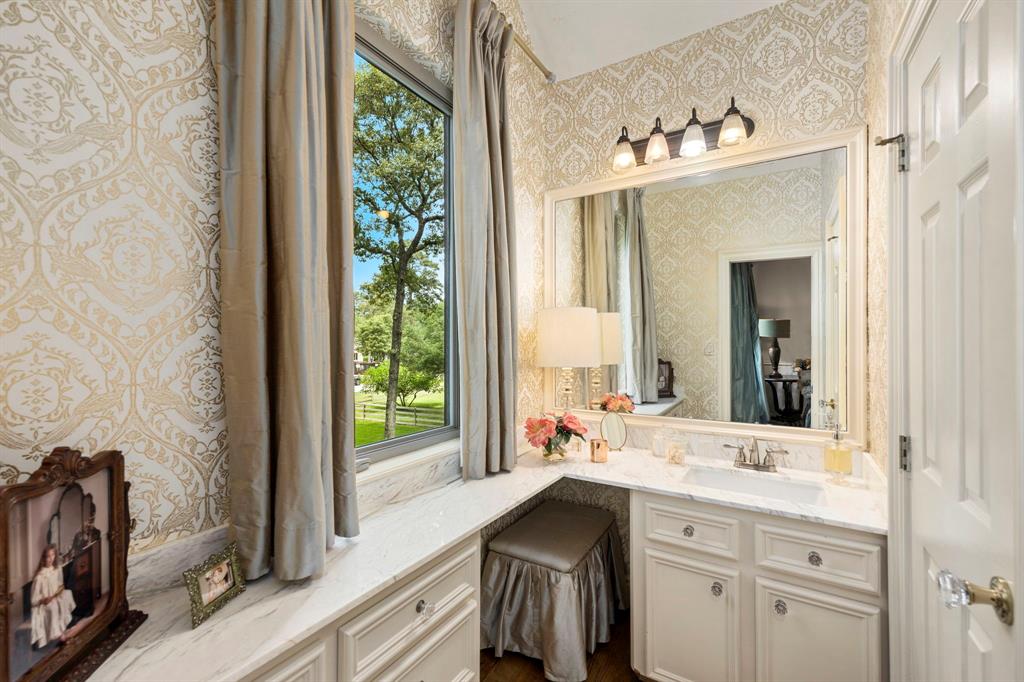 Guest bath with dressing area