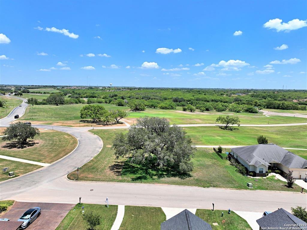 100 Grand View , Floresville, Texas image 6