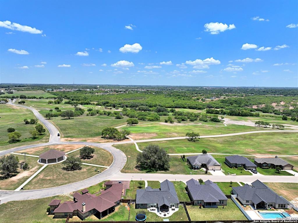 100 Grand View , Floresville, Texas image 7