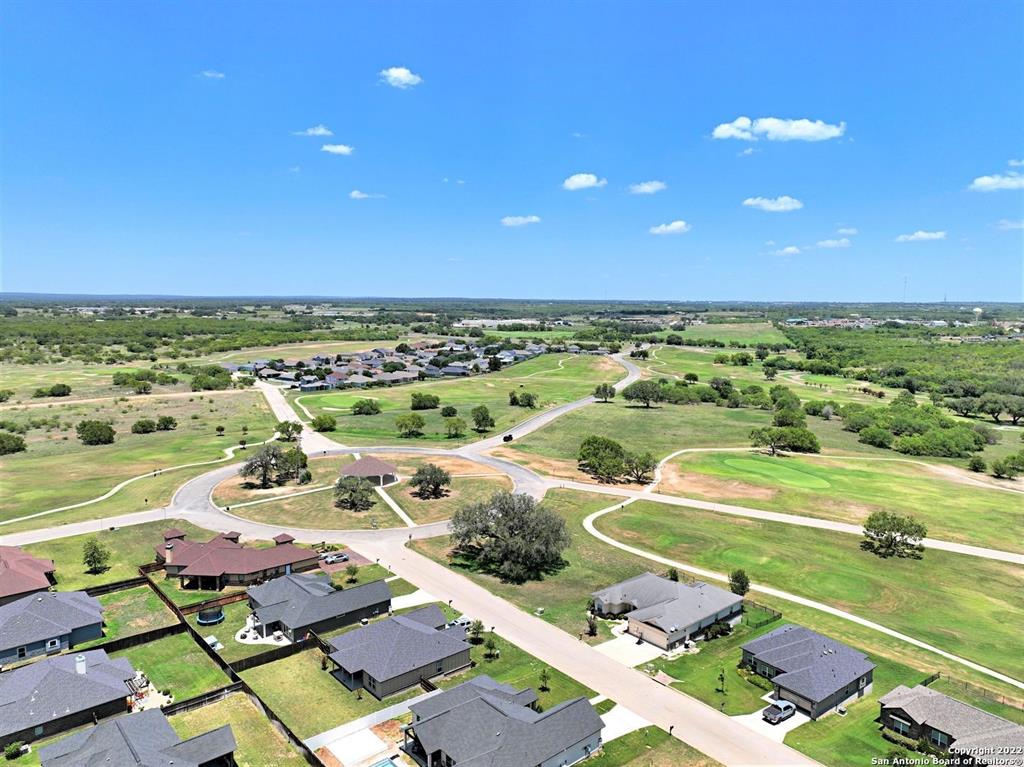 100 Grand View , Floresville, Texas image 9