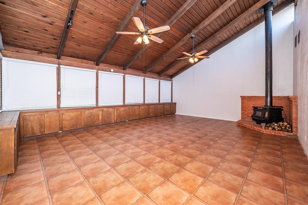 Bonus Room w/valuted ceilings