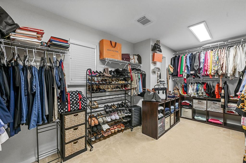 Overside walking closet