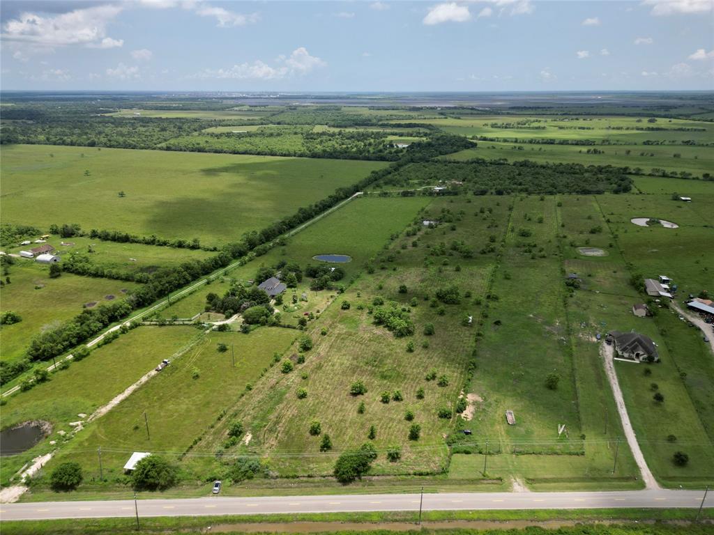 County Road 171  , Liverpool, Texas image 5