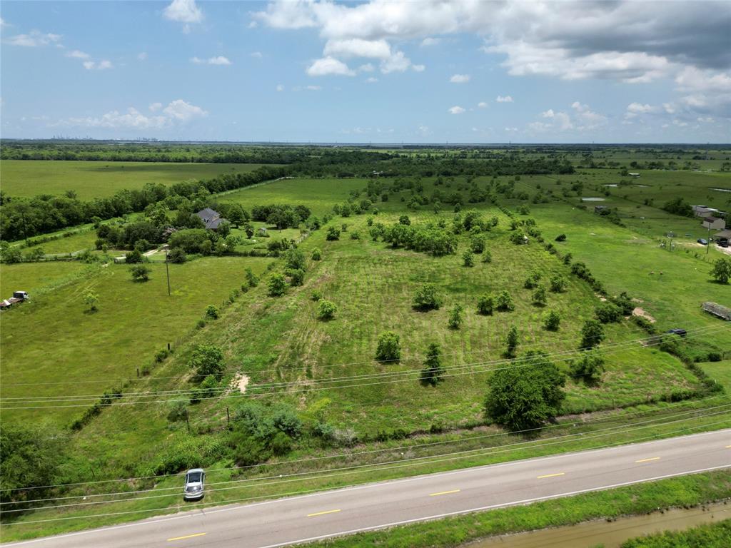 County Road 171  , Liverpool, Texas image 6