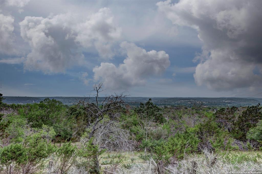 117-123 W Deer Hl Dr