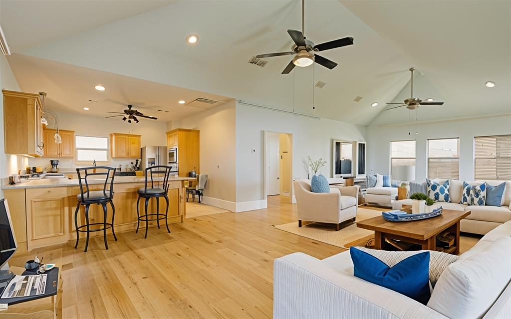 Open floorplan provides plenty of room for entertaining and family gatherings!