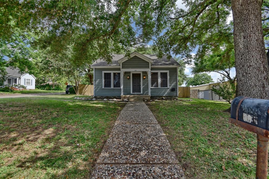 201 E Stone Street , Brenham, Texas image 4