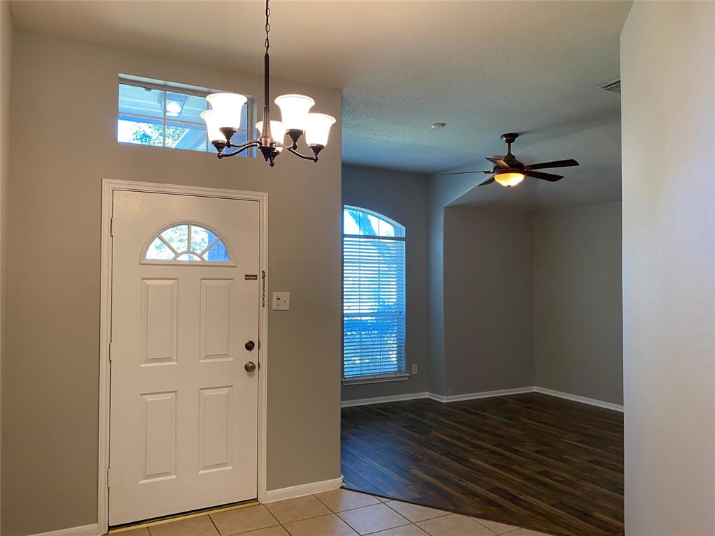 1066 Cabot Cv, Dickinson, TX 77539