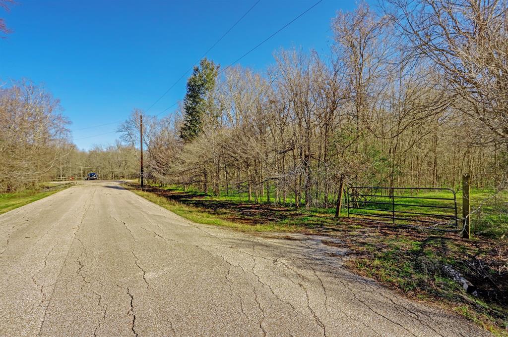 This secluded cul de sac provides the perfect backdrop for country living.