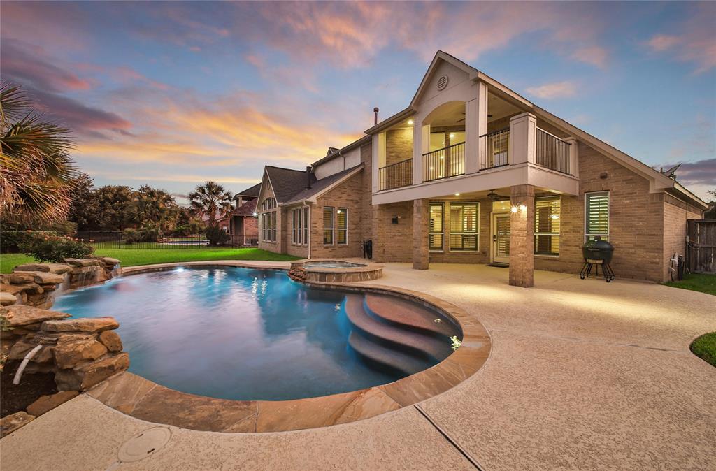 5715 Evening Oaks Ln