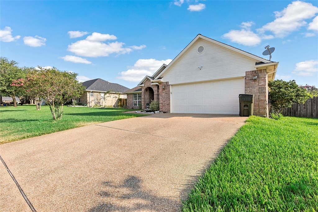 2305 Kuykendall Circle , Bryan, Texas image 4