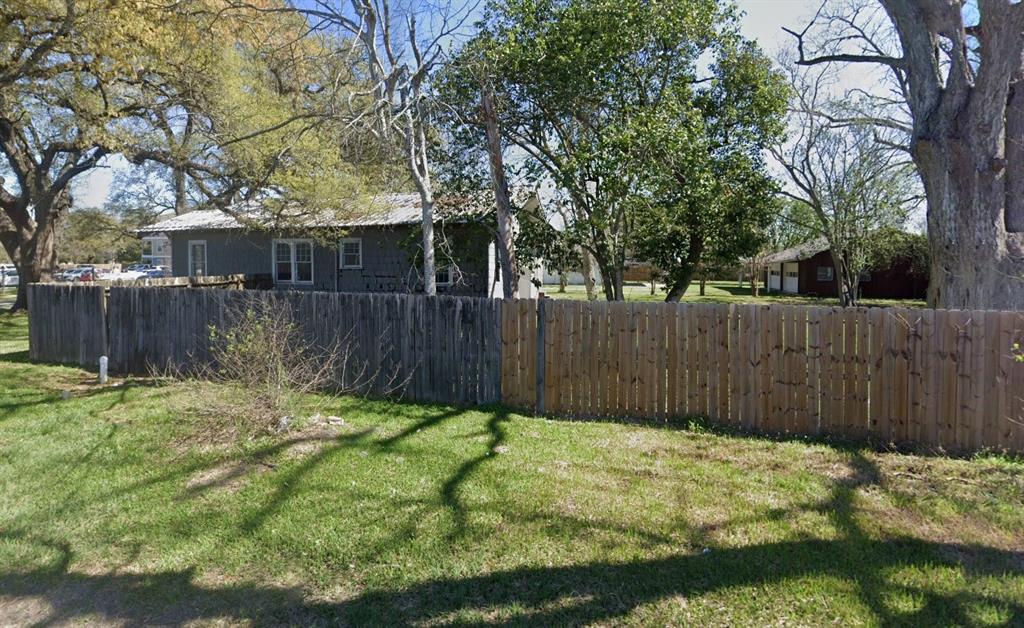 207 W Kay Street , Dayton, Texas image 4