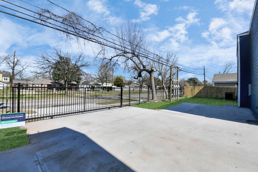 851 S Victory Drive   #B, Houston, Texas image 40