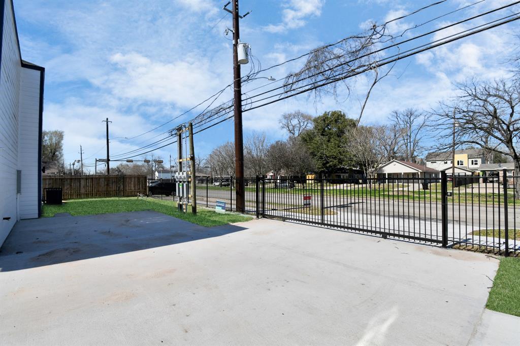 851 S Victory Drive   #B, Houston, Texas image 41