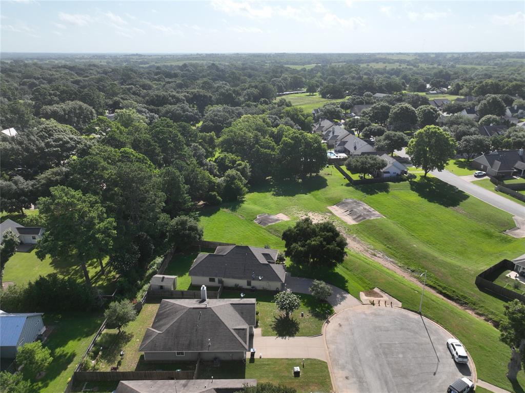 2601 Red Oak Circle , Brenham, Texas image 33