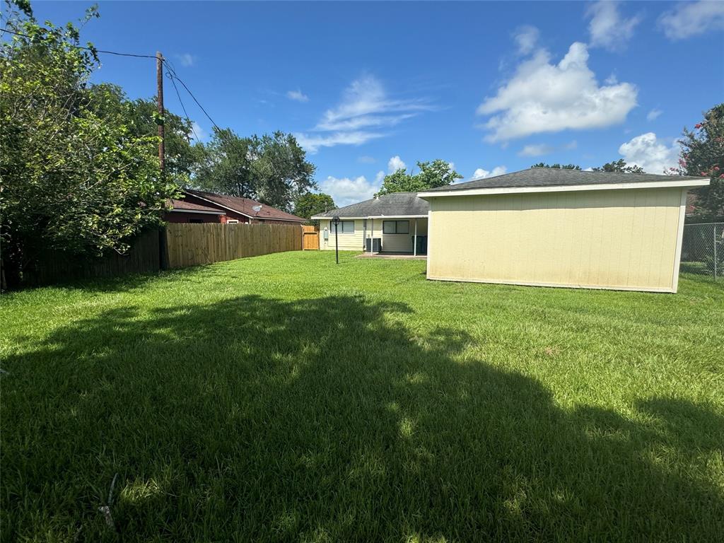 1310 Northbrook Drive , Angleton, Texas image 34