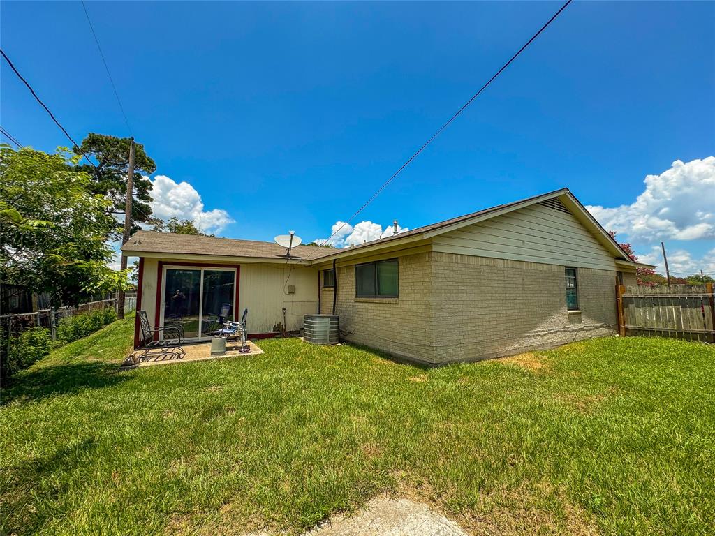 719 Shadowglen Street , Channelview, Texas image 3