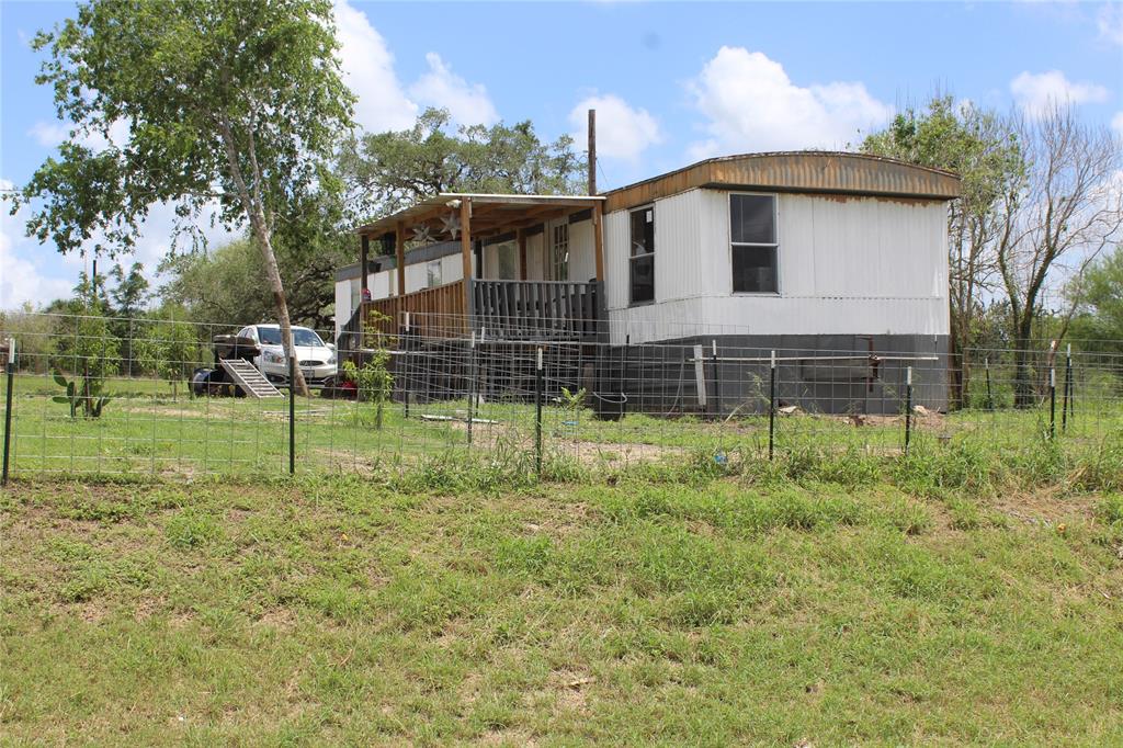 822 E Fannin Street E, Goliad, Texas image 6