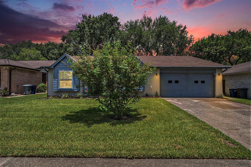 6010 Leafwood Cir