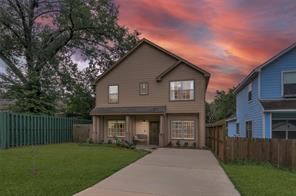 592 Mosswood Dr, Conroe, TX 77302