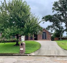 7252 Edgewater Dr, Willis, TX 77318