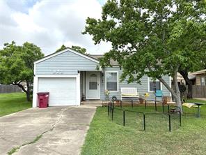 922 W 5th St, Freeport, TX 77541