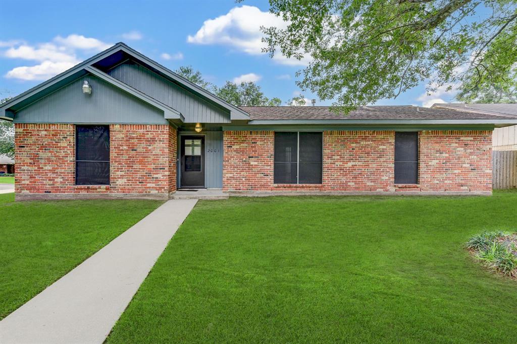 2001 Williamsburg Ct N