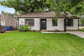 600 Lorrain, Angleton, TX, 77515