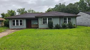 207 Redwood St, Lake Jackson, TX 77566