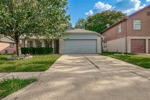 15511 Wildwood Lake Dr, Houston, TX 77083