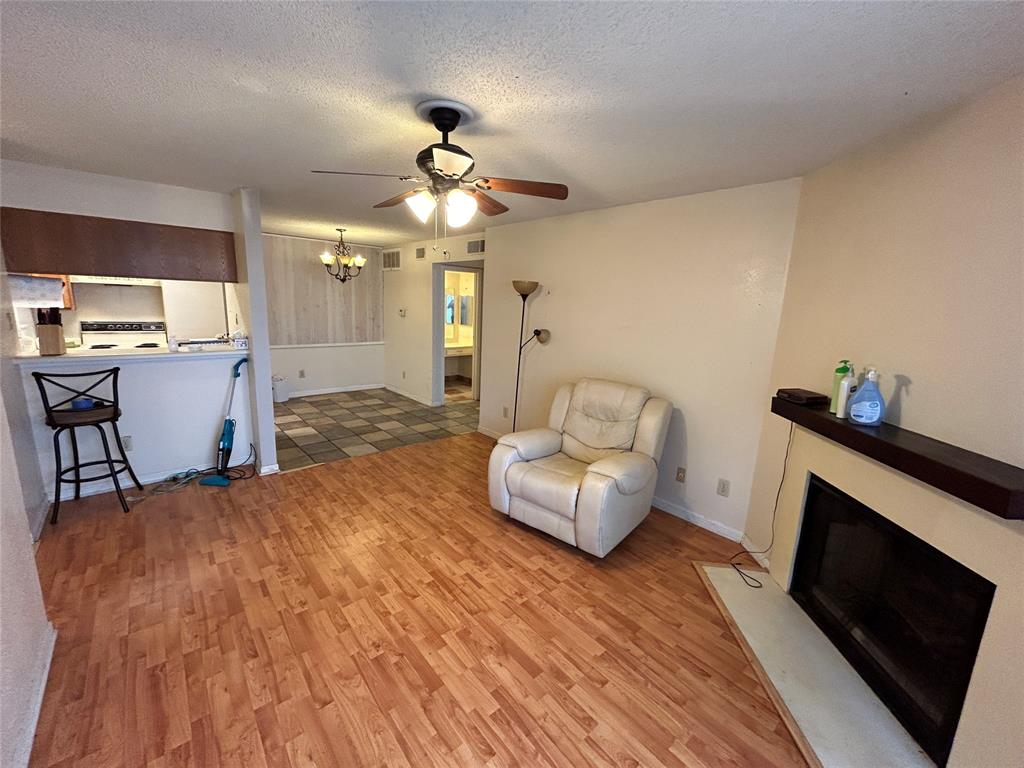 Photo #11: 18089713 Listing 