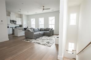 307 Cyclamen, Houston, TX, 77018