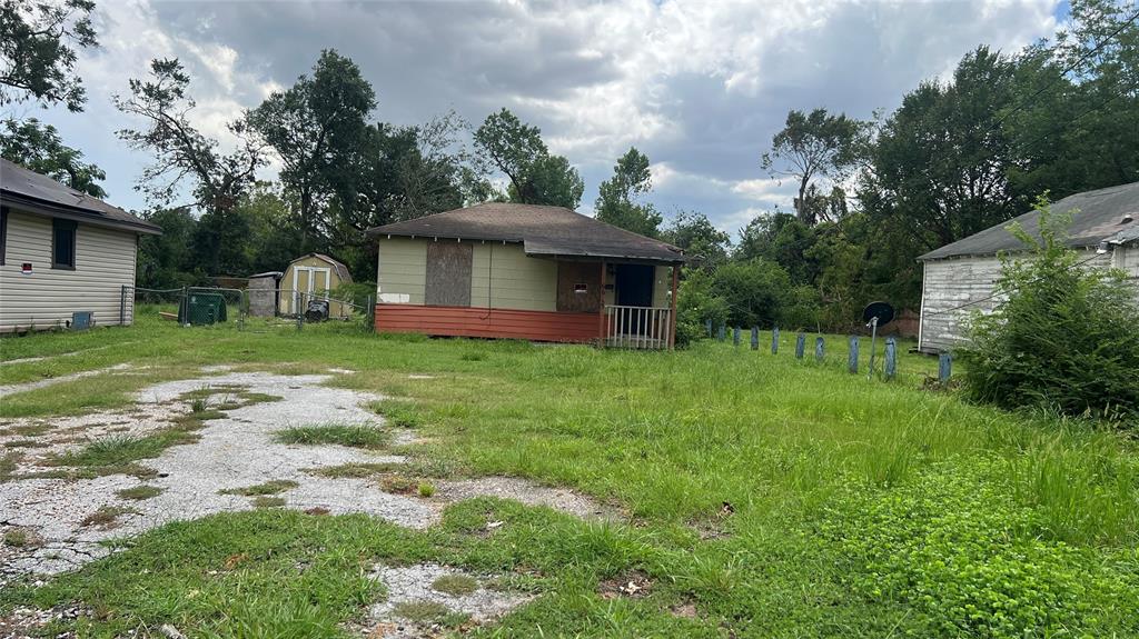 6615 W Montgomery Rd