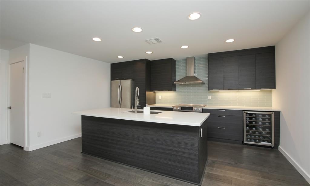 1410 Hyde Park Blvd Unit 209  