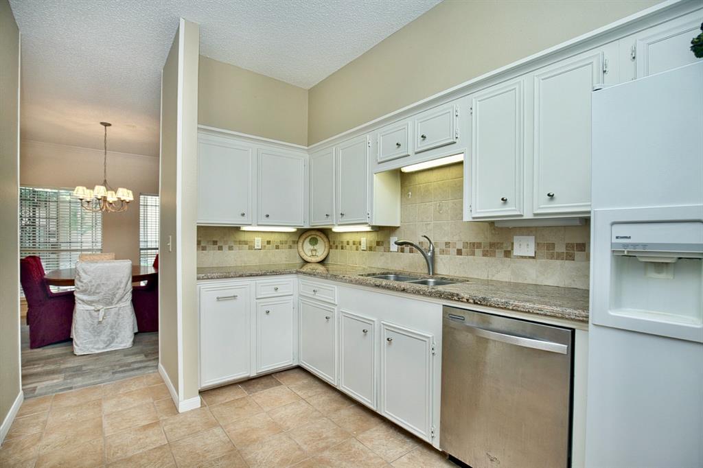 Photo #12: 77064109 Listing 