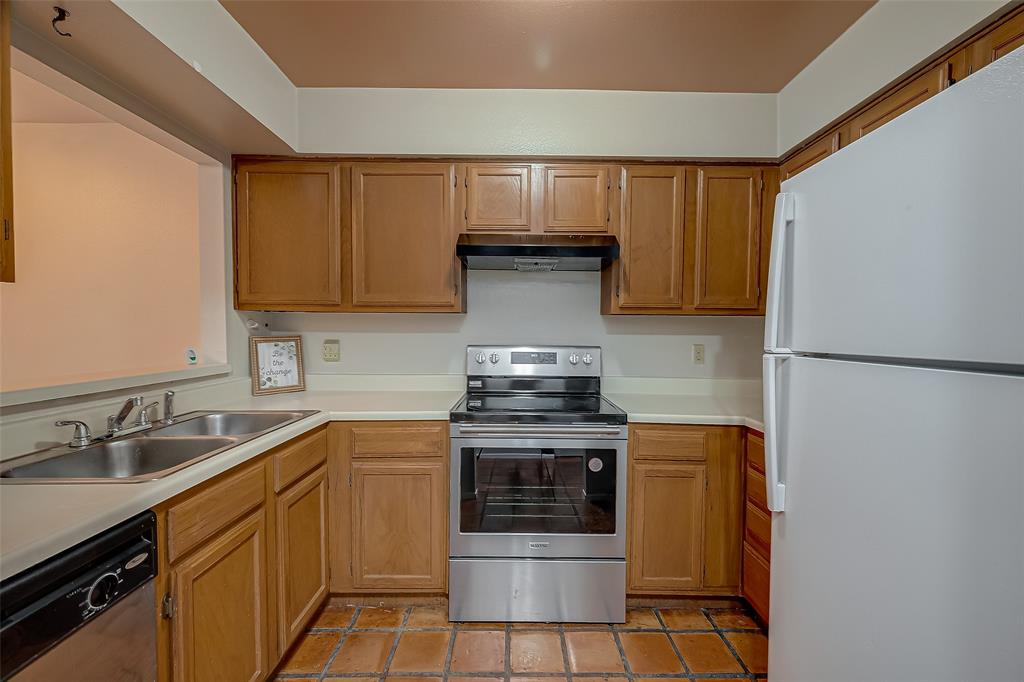 Photo #12: 48846456 Listing 