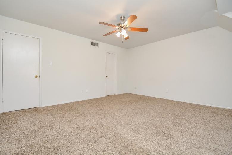 Photo #12: 77953226 Listing 