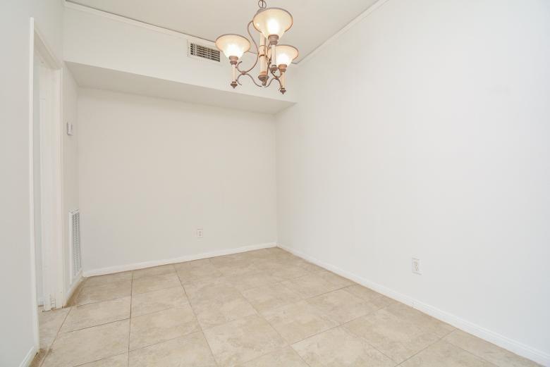 Photo #10: 77953226 Listing 